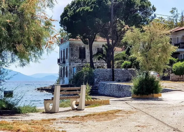 Jasmine By The Sea - κάτω γατζέα, πήλιο
