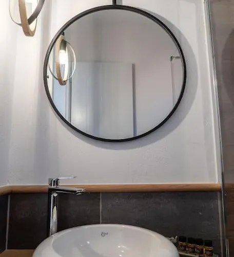 Jasmine By The Sea - κάτω γατζέα, πήλιο Nyaraló *